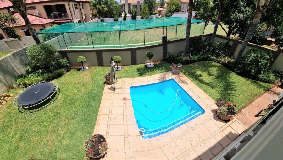 5 Bedroom Property for Sale in Melodie North West